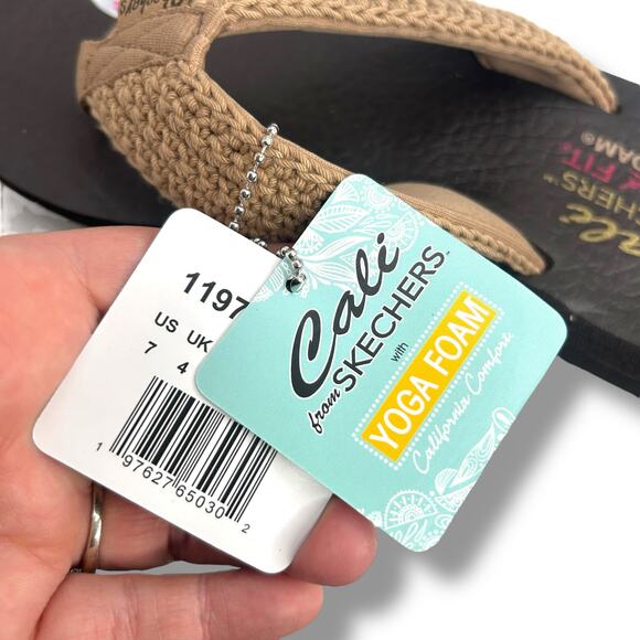 NEW Cali from Skechers Flip Flops Size 7 Mocha Brown Woven Yoga Foam Sandals NWT - Picture 9 of 9